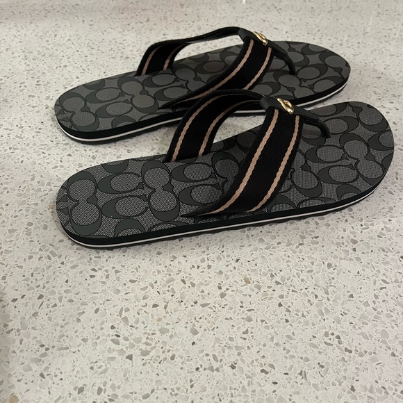 Coach women’s sandals - Picture 3 of 4